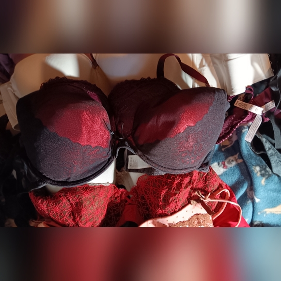 Bras - Picture 2 of 2